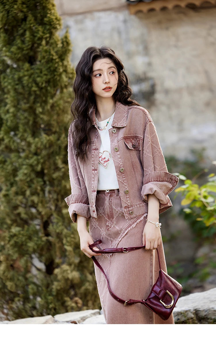 MISHOW Apricot Short Sleeved T-shirt Women 2025 Spring New Casual Versatile Heart Print Positive Shoulder Tops Outer MXE11T0491