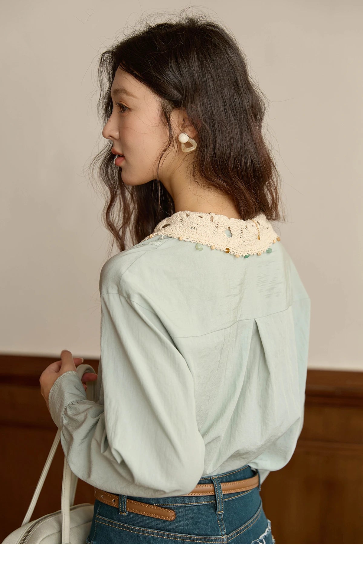 MISHOW Women's Linen Shirt 2025 Autumn Contrast Apricot Lapel Shirts Long Sleeve Curved Placket Tops Office Lady MXE43C2387