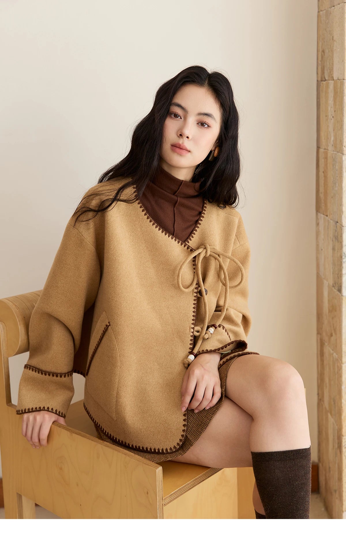 MISHOW Knitted Tops for Women 2025 Autumn New Apricot Stand Collar Long Sleeves Slim Fit with Detachable Cuffs Tops MXE49Z2532