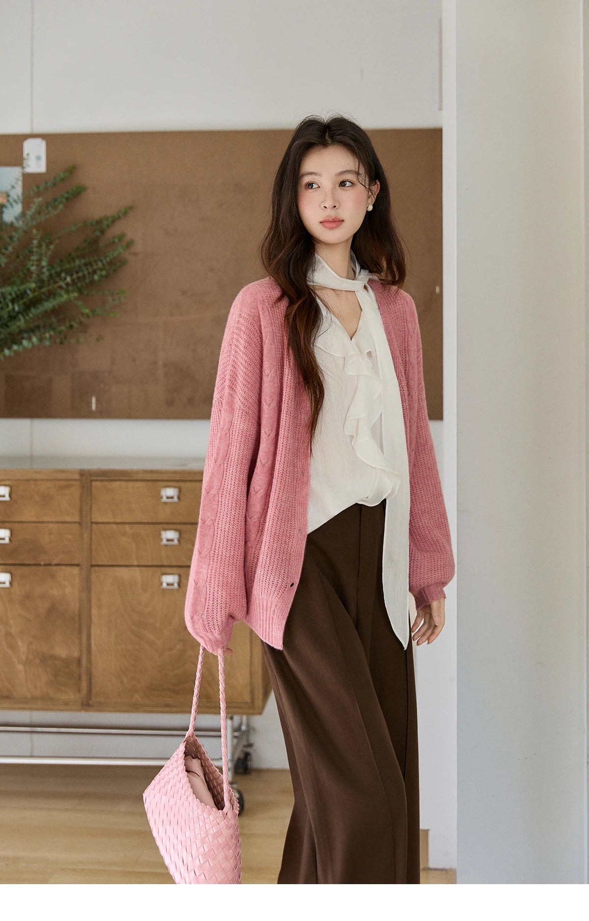 MISHOW Women's Dusty Pink Knitted Cardigan 2026 Spring V-Neck Single Breasted Tops Loose Casual Long Sleeve Outerwear MXF11Z2898