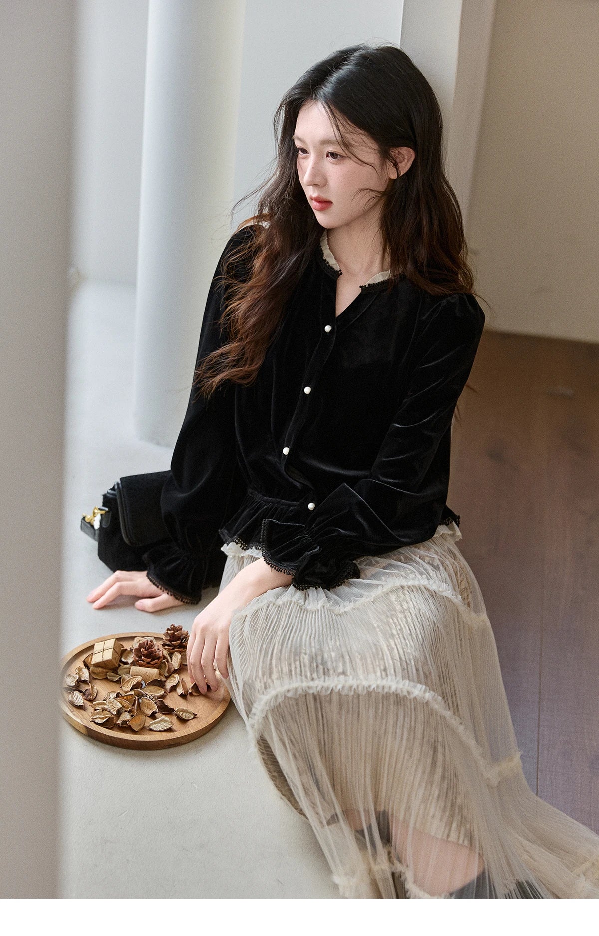 MISHOW Women's Black Velvet Shirts 2025 Winter Retro Splicing Lace Tops Ruffle Hem Pearl Button Puff Sleeve Shirt MXE94X2516
