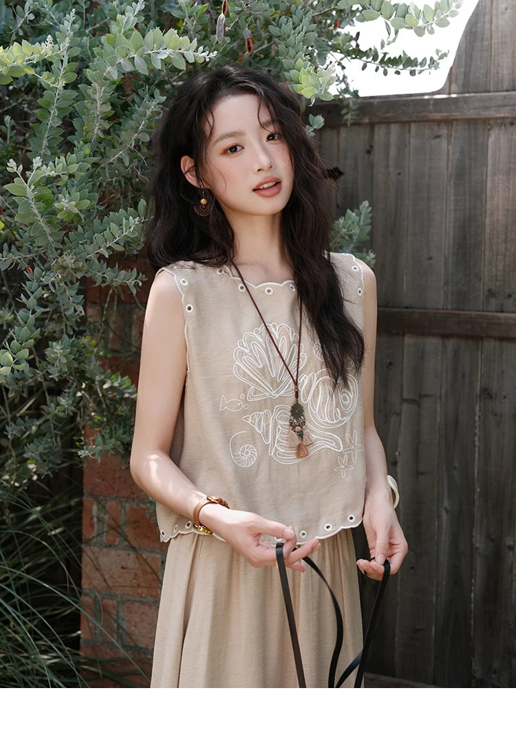 MISHOW Two-Piece Ladies Set 2025 Summer Hollow Out Embroidery Top Lace Spliced Elastic Waist Half Skirt Female Set MXE35T0594