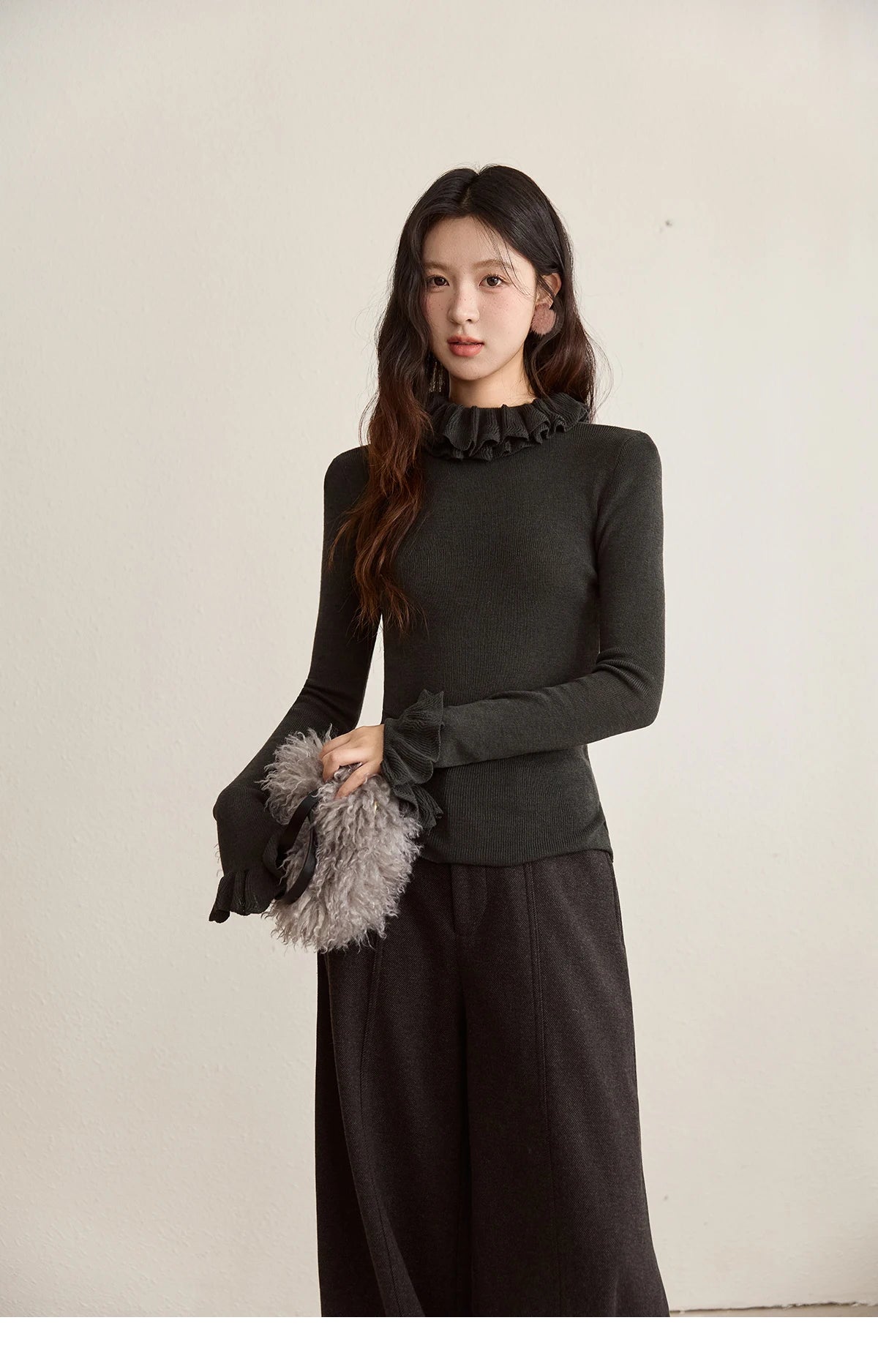 MISHOW Women's Gray Knitted Cardigan 2025 Winter Flower Embroidery Round Collar Single-breasted Warm Slim Sweaters MXE91Z2836