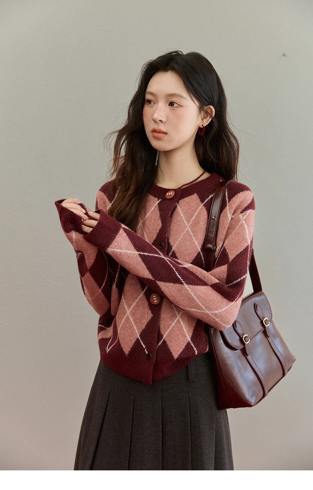 MISHOW Christmas Retro Diamond Grid Sweater Cardigan for Women 2025 Winter O-neck Contrasting Thick Knitted Sweaters MXE91Z2773