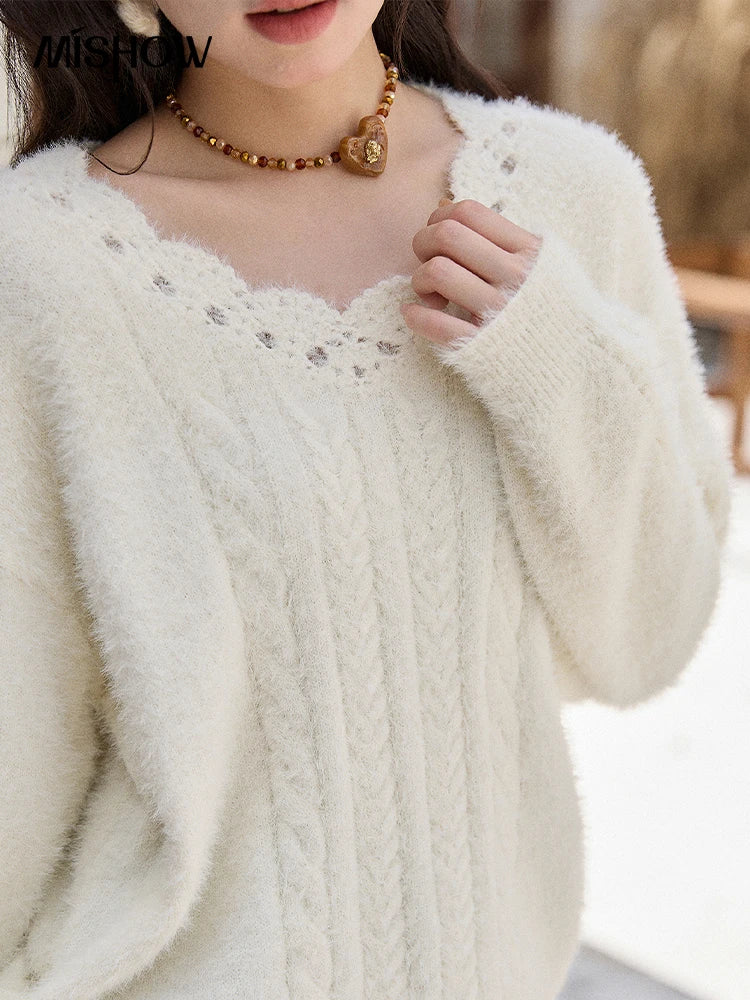 MISHOW Fashion Pullover Women 2025 Autumn Winter Apricot Soft Loose V-neck Cable Knit Sweater Office Lady Loose Top MXE51Z2594