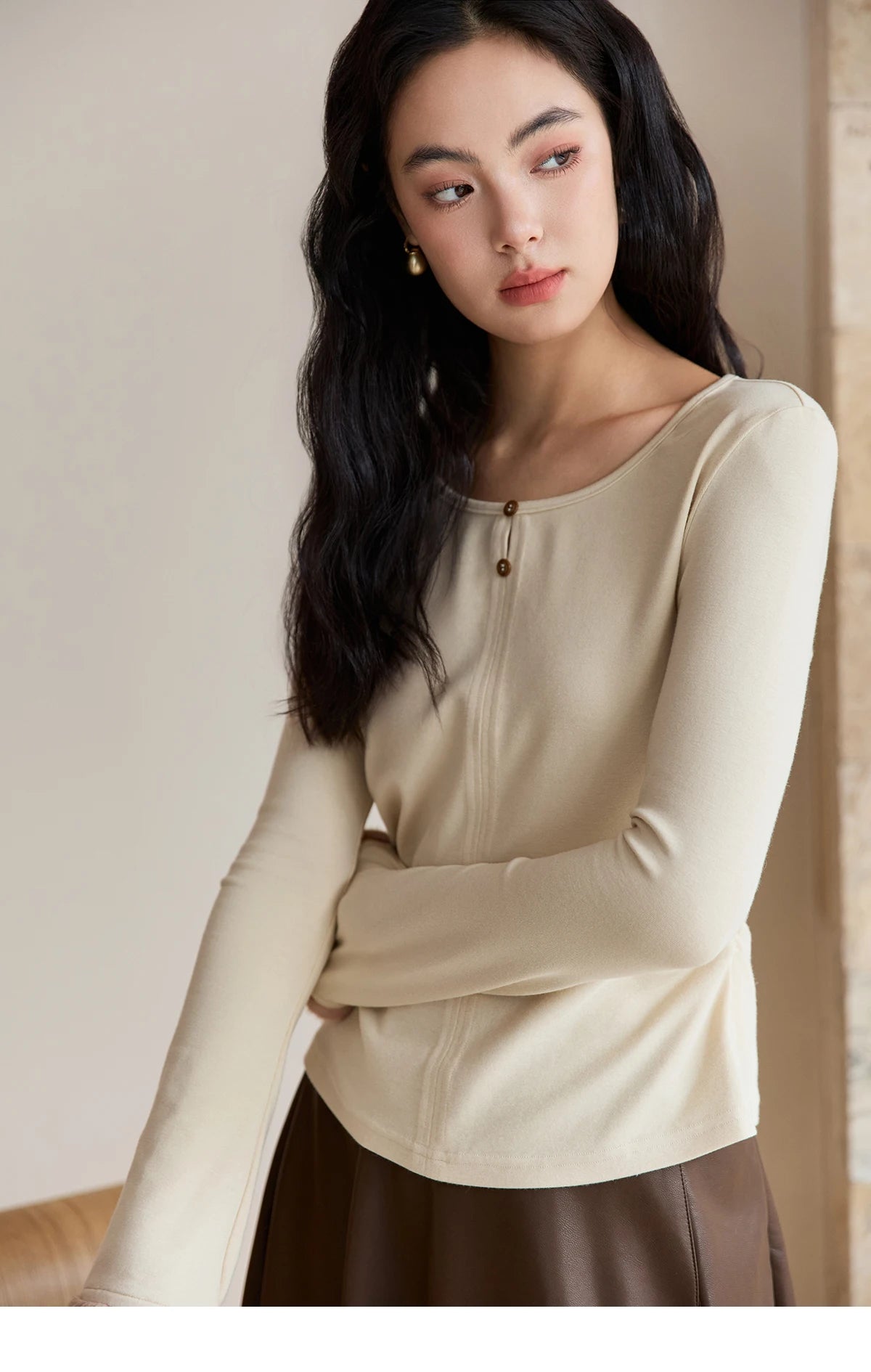 MISHOW Woman Sweaters 2025 Autumn Winter Apricot Brushed Knitted Bottoming Pullovers Pleated Design Casual Loose Top MXE48Z2517