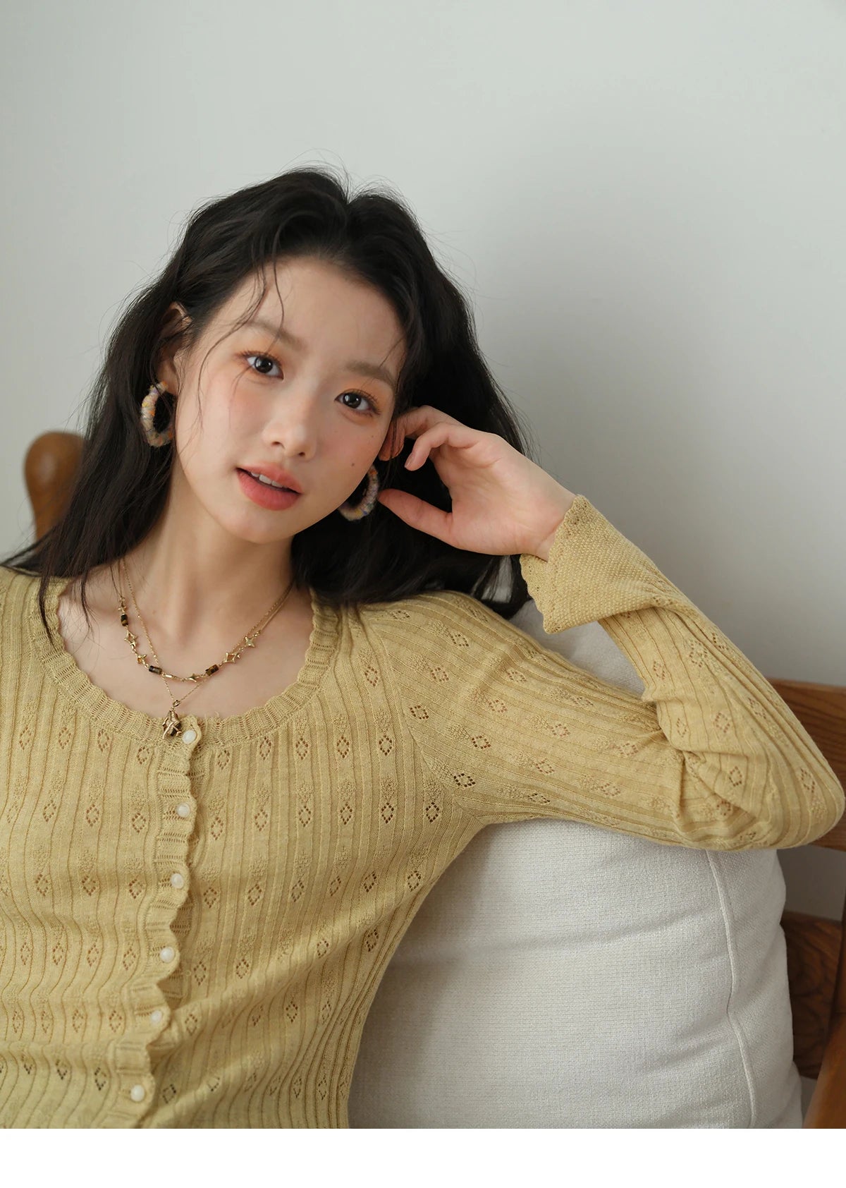 MISHOW Pit Stripe Thin Knitted Sweater for Women Autumn 2025 French Retro Round Neck Cardigan Temperament Casual Top MXE42Z1374