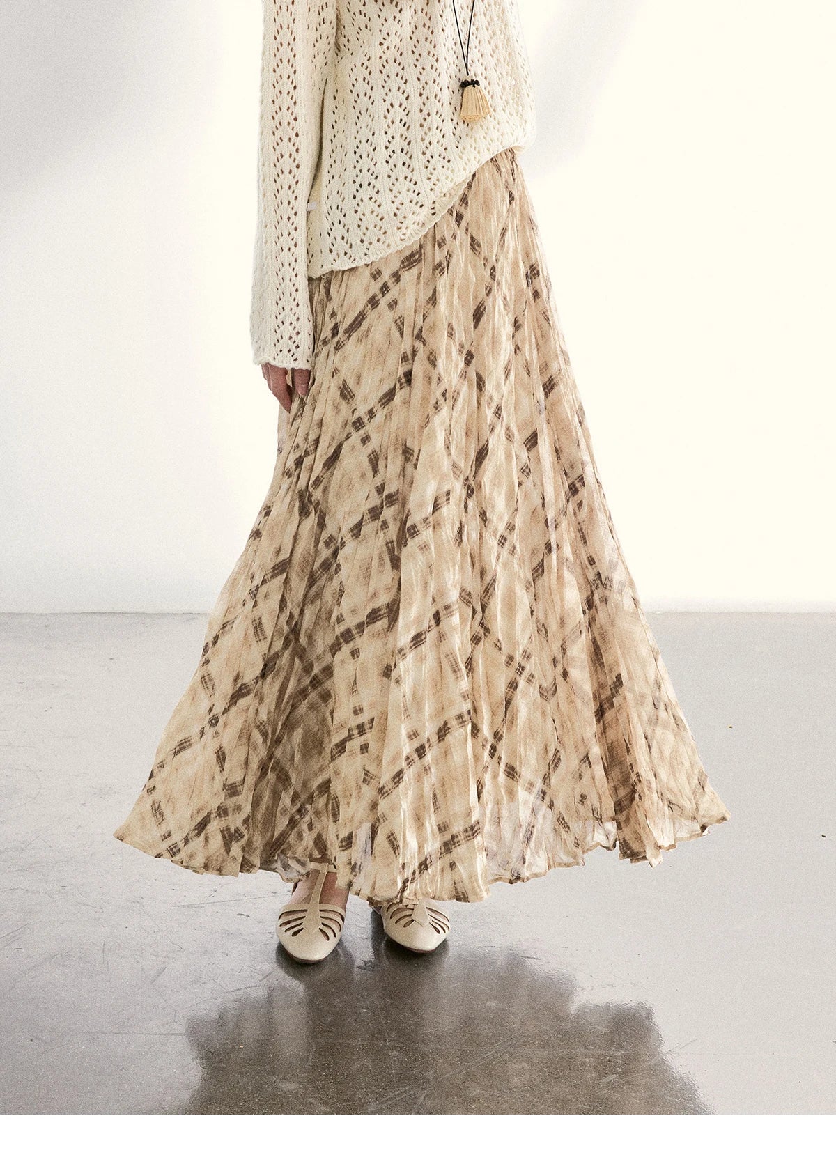 MISHOW Women's Beige Plaid Maxi Skirt 2026 Spring High Waist Flowy A-Line Skirts Elastic Waist Casual Chiffon Skirt MXF108B0769