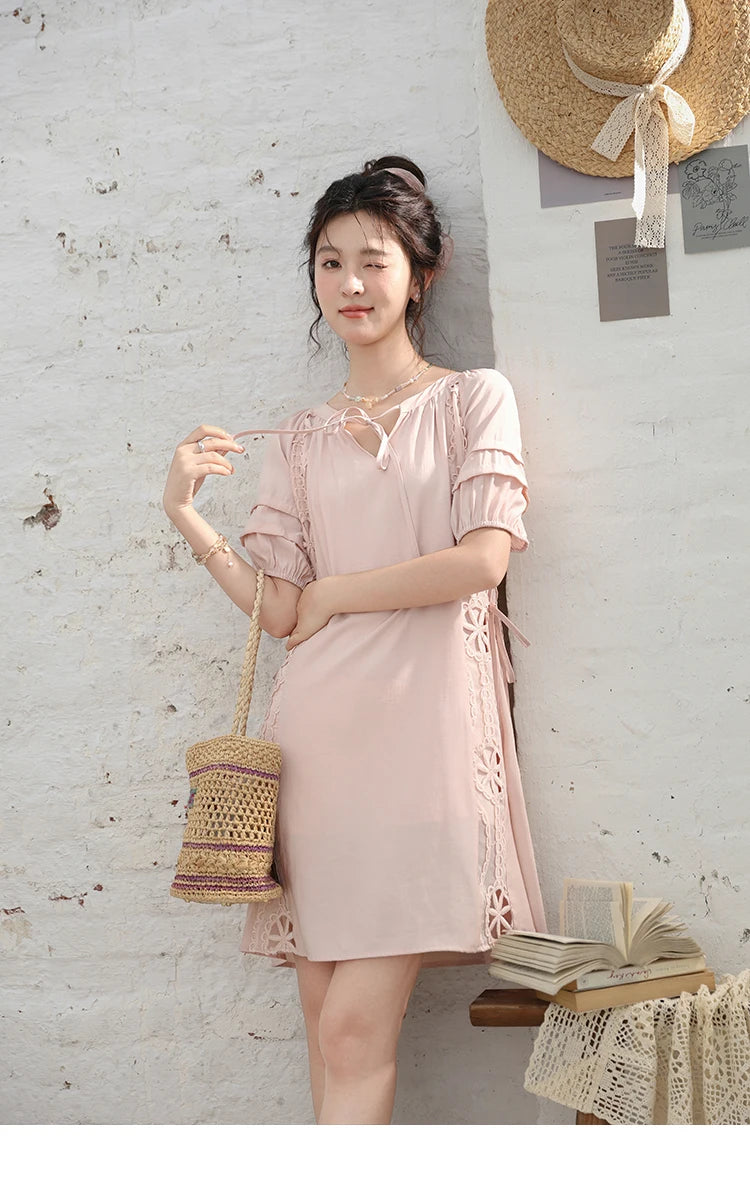 MISHOW Vacation Tea Break Sweet Dress 2024 Summer French Temperament Hollowed Out Dresses Embroidered Lace-up Dress MXD30L1950