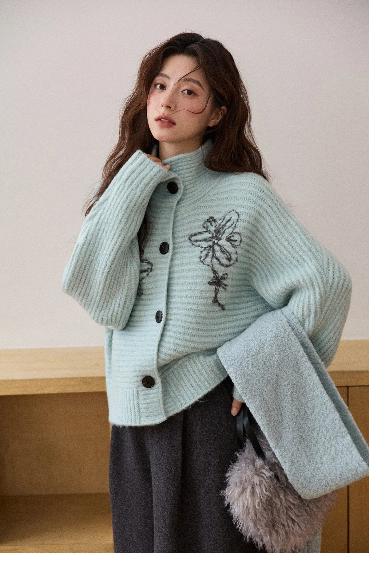 MISHOW Flower Jacquard Knit Cardigan Woman 2025 Winter Retro Luxury Loose Blue Stand-up Collar Outerwear Casual Top MXE86Z2665