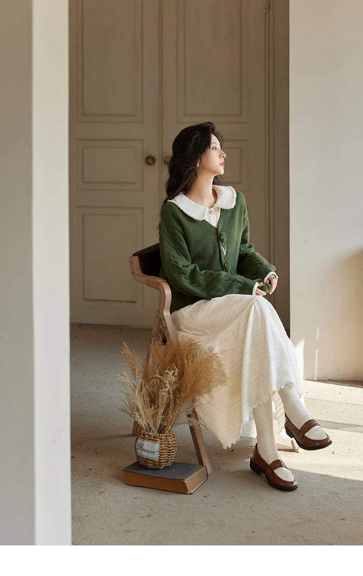 MISHOW Cardigan V-neck Women Three-Dimensional Flowers 2024 Fall Gentle Soft Knitted Sweaters Women Short Tops MXD36Z0894