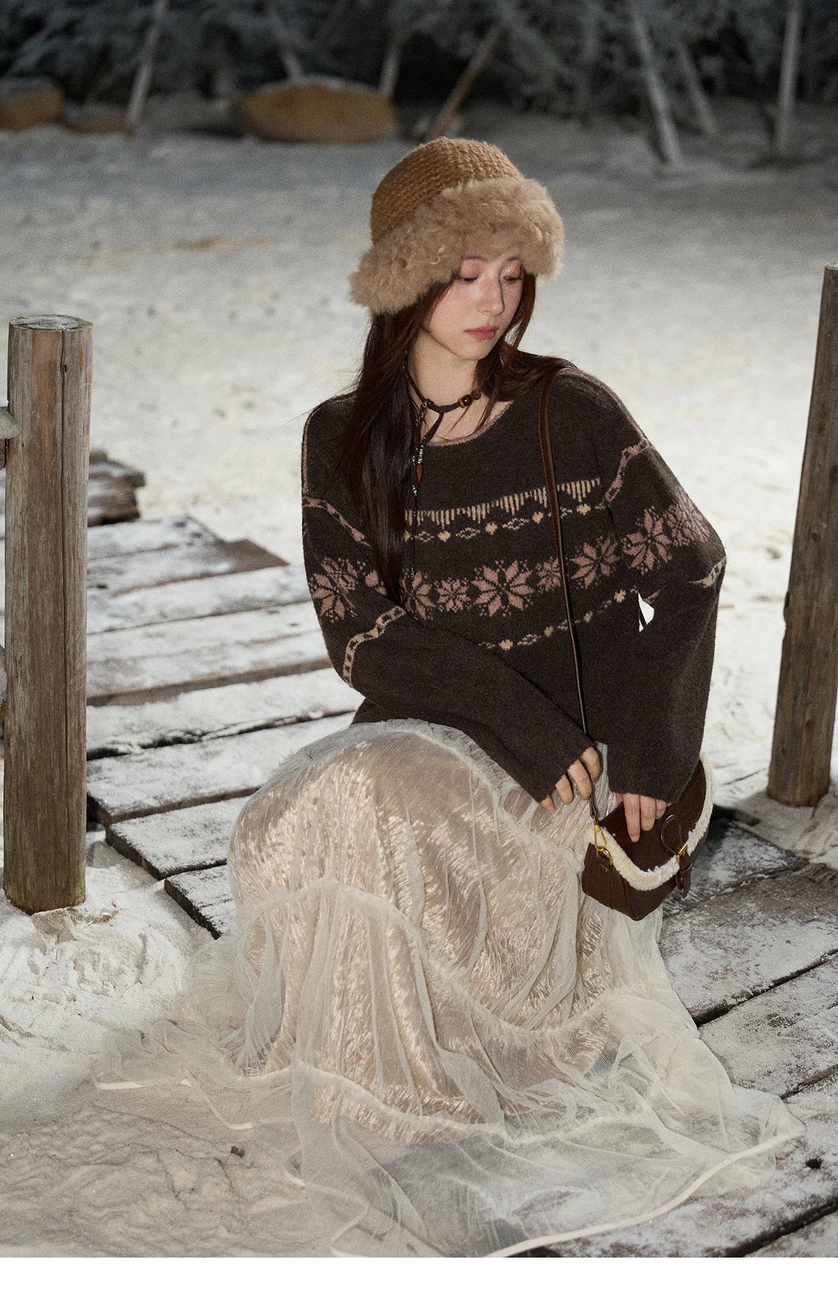 MISHOW Women's Pullovers 2025 Winter Retro Brown Loose Crew Neck Snowflake Jacquard Sweaters Commute Warm Knit Top MXE86Z2655