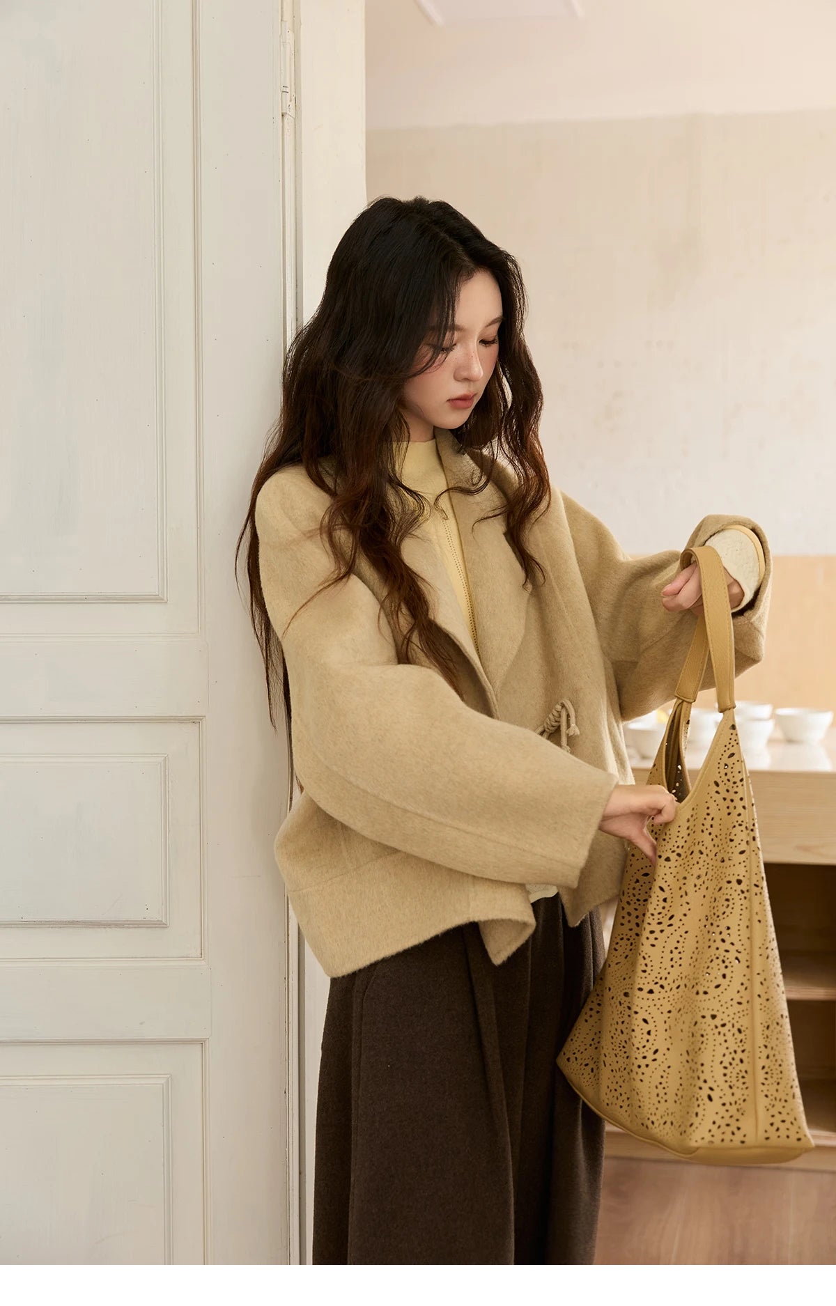 MISHOW 100%Wool Coat for Woman 2025 Winter Retro Apricot Double-faced Butterfly Button Coat Warm Long-sleeved Jacket MXE51W0887