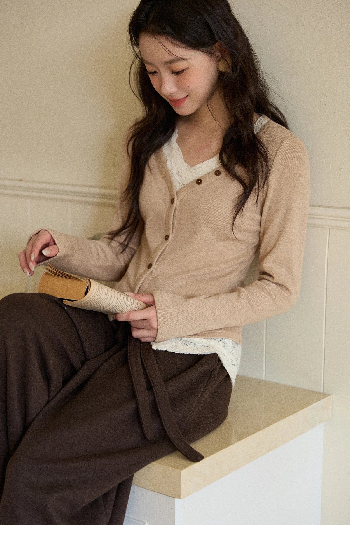 MISHOW Long Sleeve Tops for Woman 2025 Autumn Winter Sweet Gentle V-neck Top with Lace Trim Commute Slim Knit Top MXE86Z2673