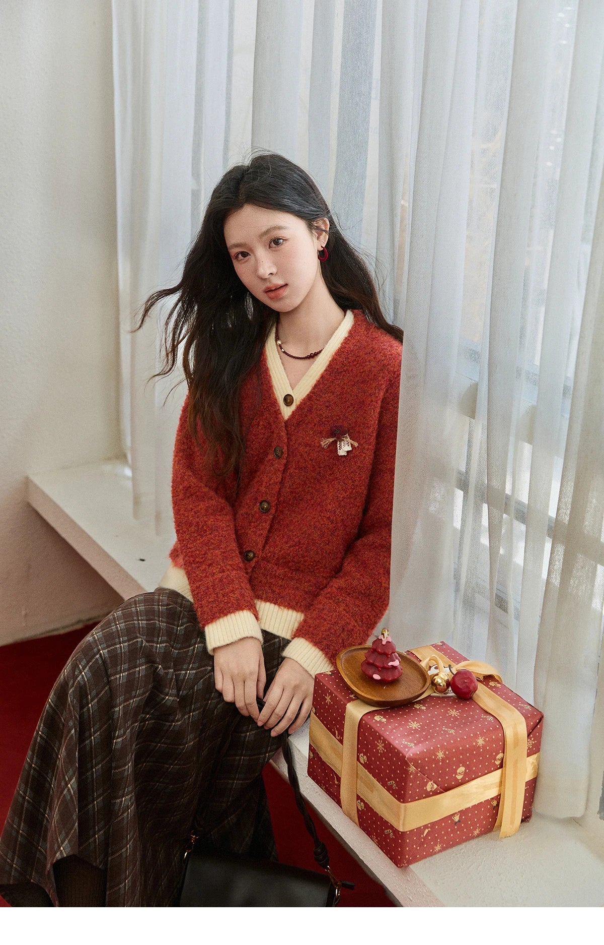 MISHOW Christmas Women’s Knitwear Cardigan Winter 2025 Faux Fur Tops V-neck Warm Sweater Fake Two Contrasting Sweater MXE91Z2777