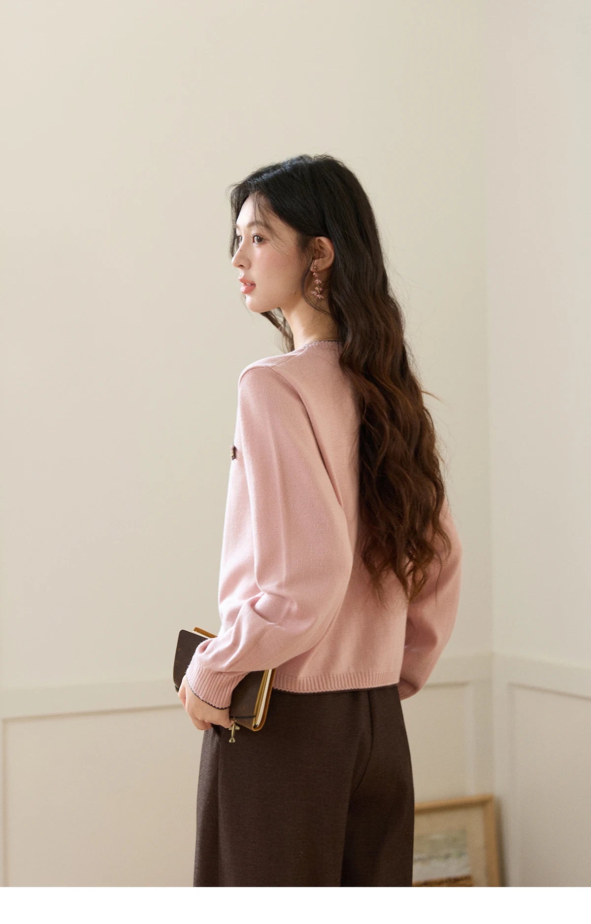 MISHOW Contrast Trim Crew Neck Knit Cardigan 2026 Spring Single Breasted Casual Pink Sweater with Pony Decoration MXF108Z1023