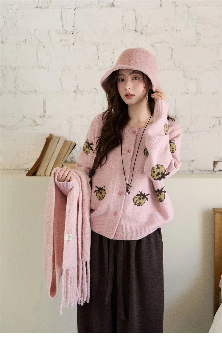 MISHOW Cardigan Women 2025 Autumn Winter Fashion Fuuny Pineapple Jacquard Round Neck Single-breasted Sweater Woman MXE87Z2752