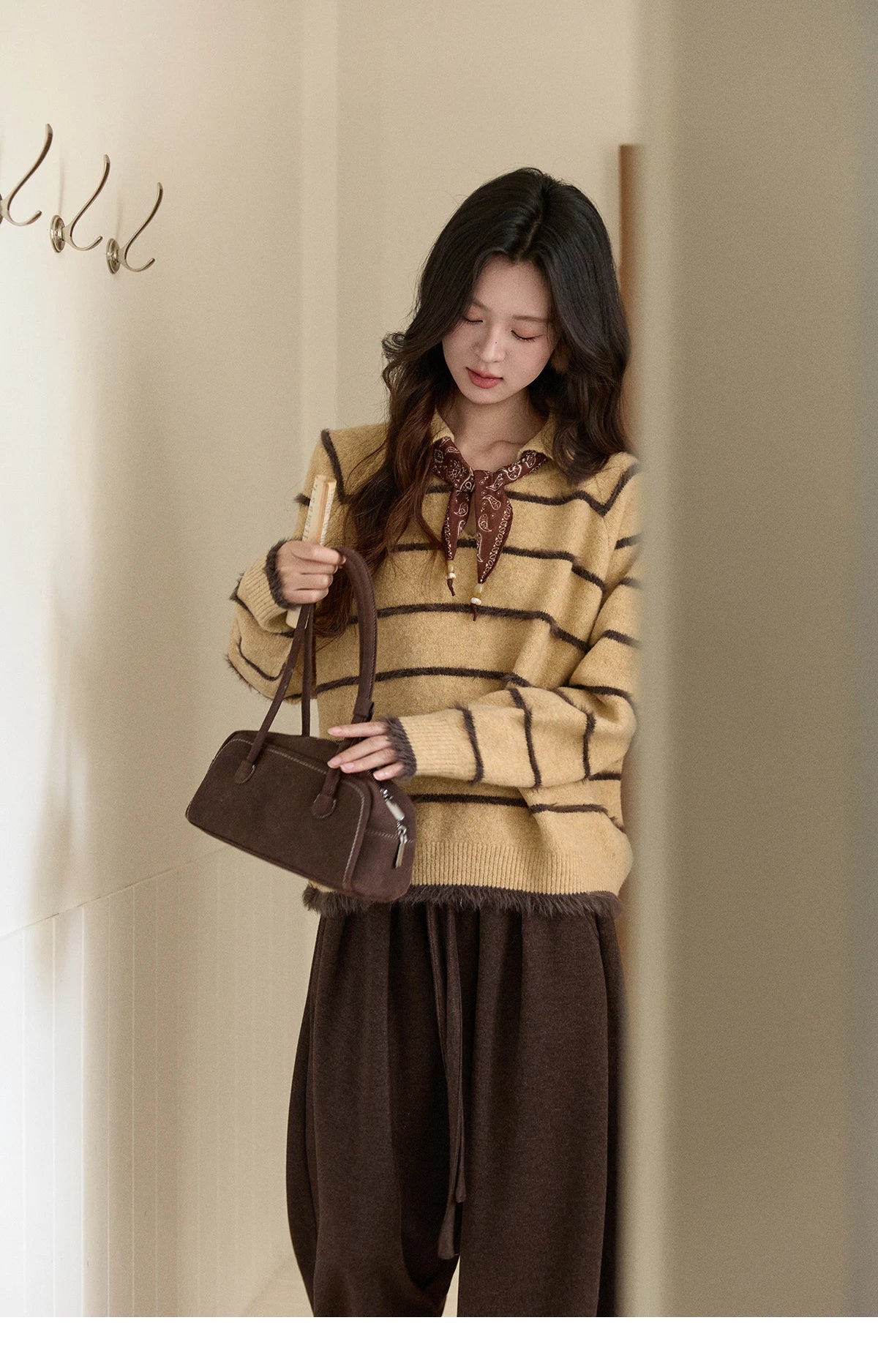 MISHOW Women's Faux Mink Fur Striped Sweater 2025 Winter Loose Lapel Tassel Hem Thickened Knitwwear Excluding Scarves MXE93Z2945