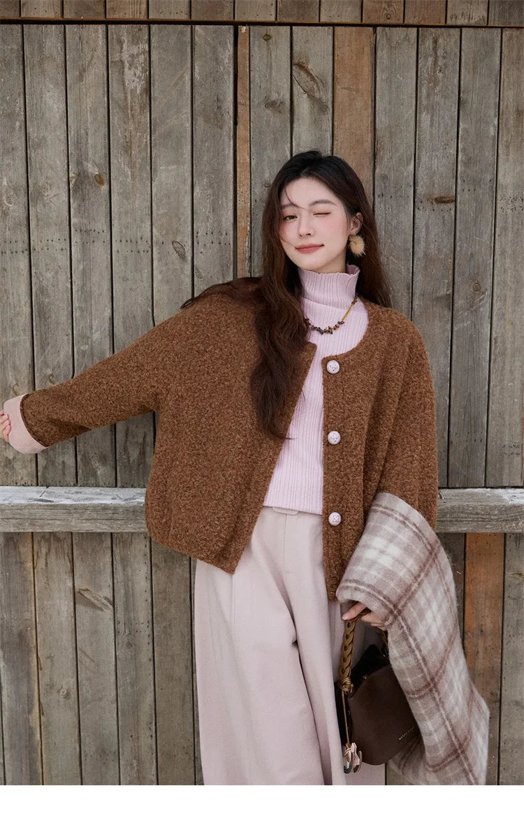 MISHOW Women's Brown Jacket 2025 Winter Retro Warm Round Neck Wool Quilted Coat Commute Short Loose Thick Coat Woman MXE87W0935