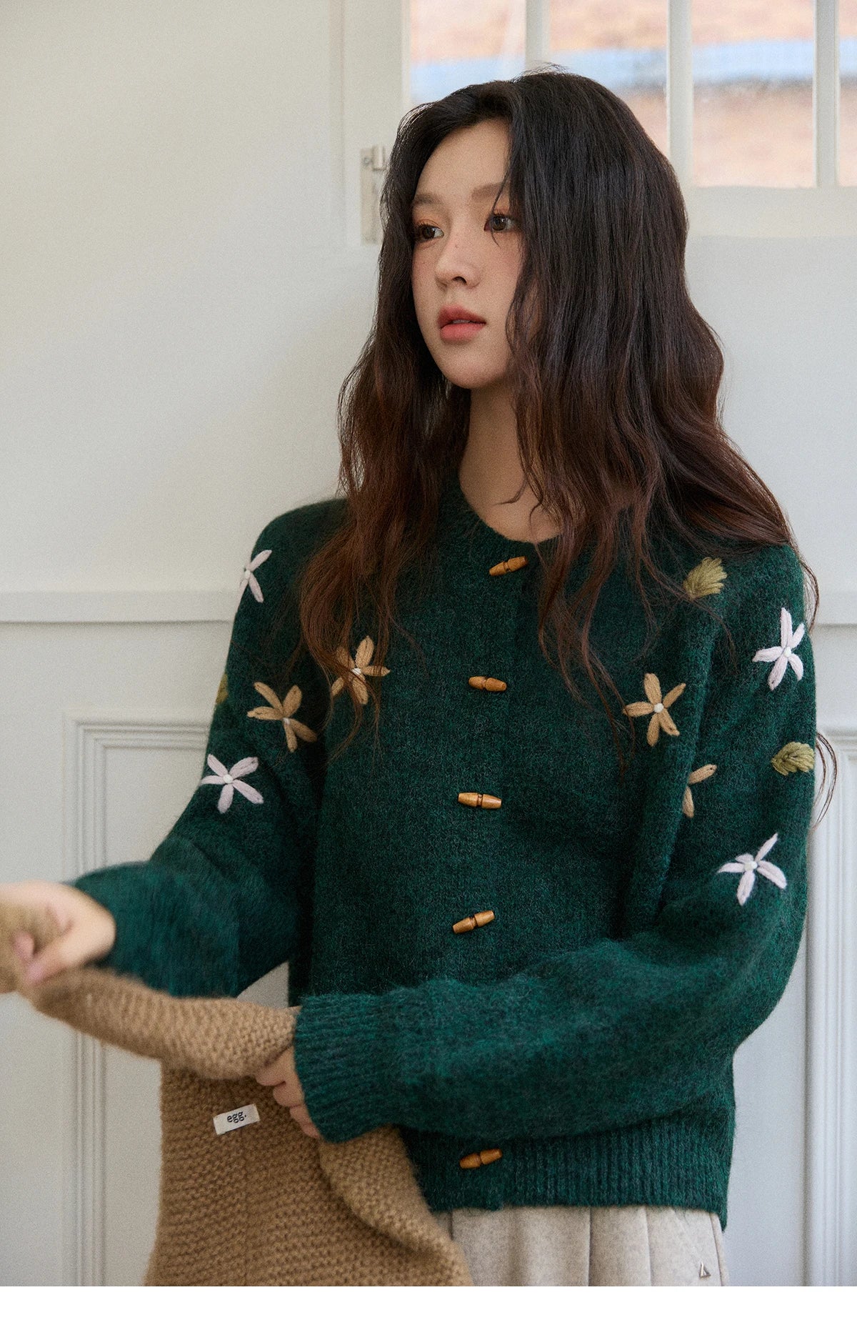 MISHOW Women's Winter Cardigan 2025 New Retro Flower Embroidery Green Knitted Cardigan Casual Long-sleeved Tops MXE86Z2729