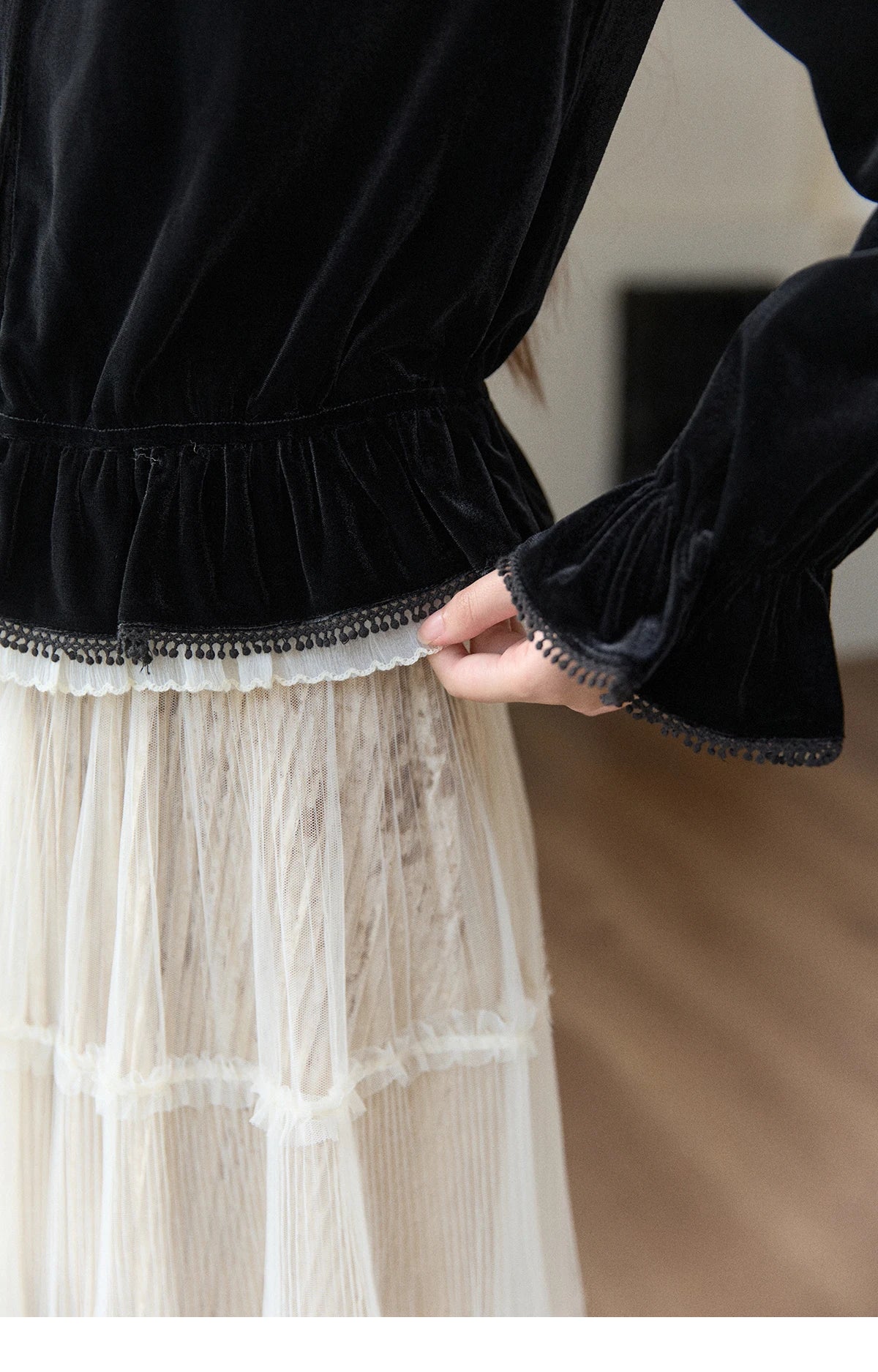 MISHOW Women's Black Velvet Shirts 2025 Winter Retro Splicing Lace Tops Ruffle Hem Pearl Button Puff Sleeve Shirt MXE94X2516