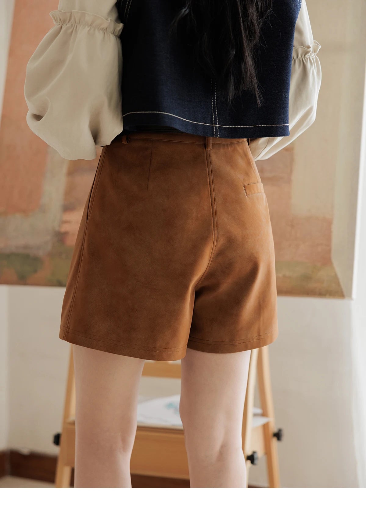 MISHOW Suede Shorts for Women Autumn 2024 High Waist A-line Slim Wide Leg Short Pants Solid Pleats Pants Side Pockets MXD44K0753