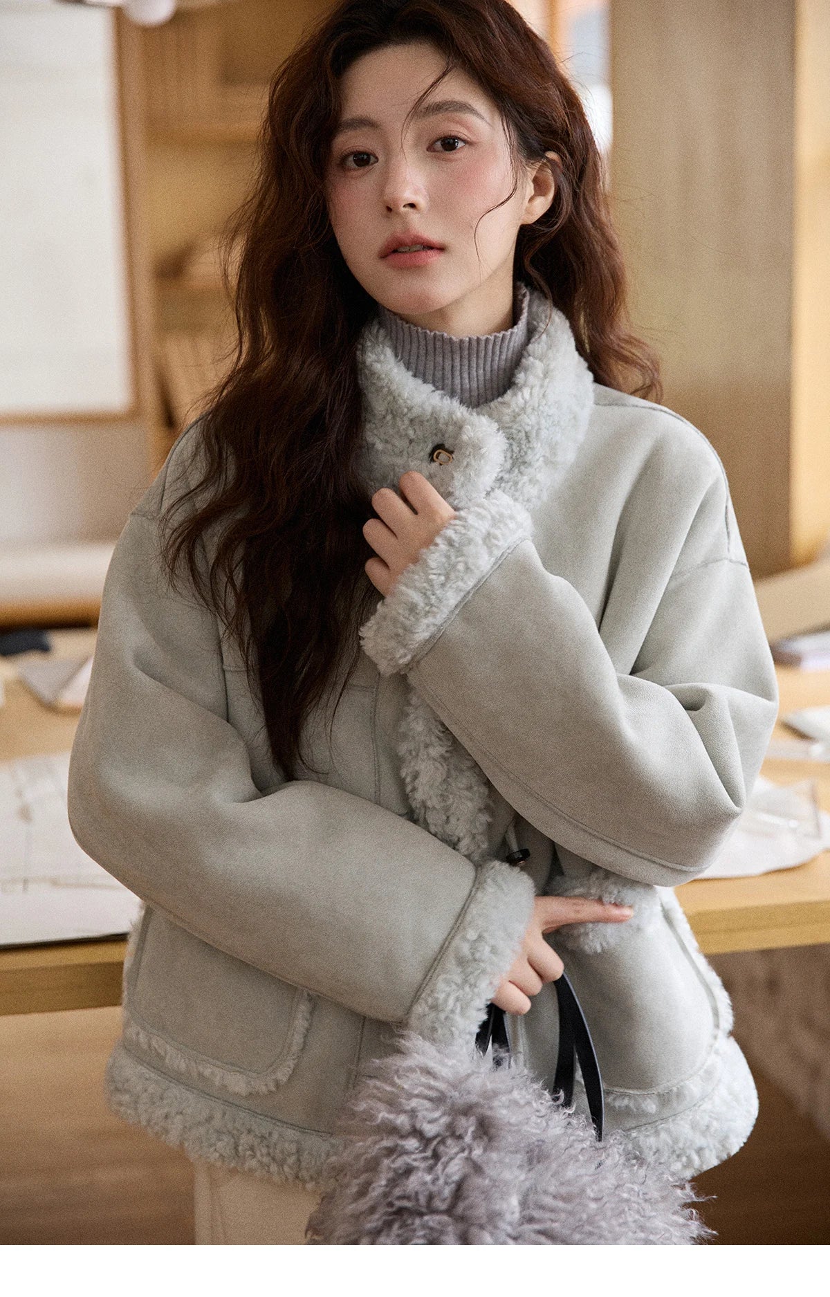 MISHOW Winter Jacket Women 2025 Elegant Luxury Suede Composite Fur Stand-up Collar Short Jacket Windproof Warm Coat MXE87W0941