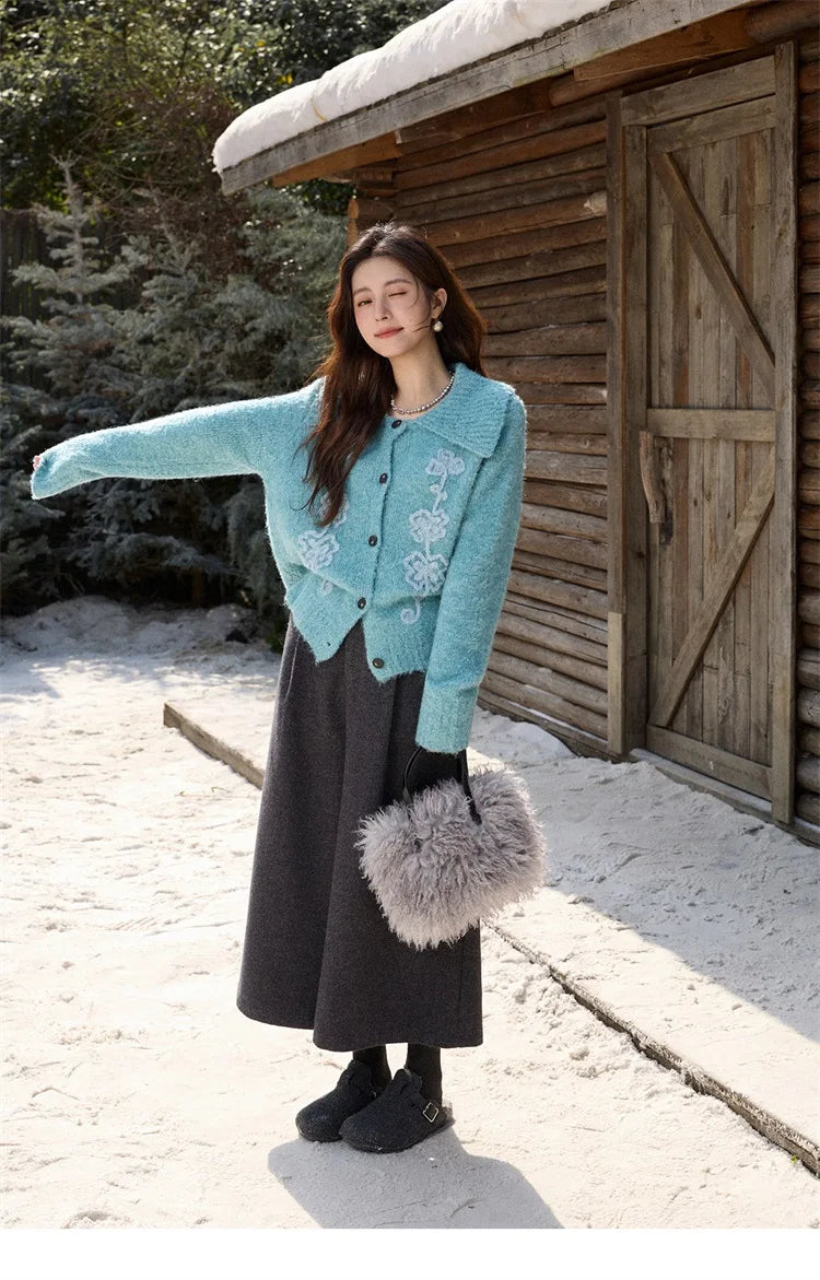 MISHOW Retro Three-dimensional Floral Jacquard Sweater for Women 2025 Autumn Winter Lapel Thickened Knitted Cardigan MXE87Z2684