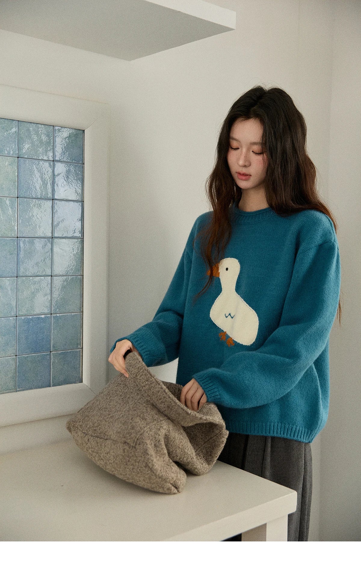 MISHOW Woman Knit Top Peacock Blue Jacquard Sweater for Women 2025 Winter O-neck Long Sleeve Loose Fit Thick Sweater MXE86Z2751