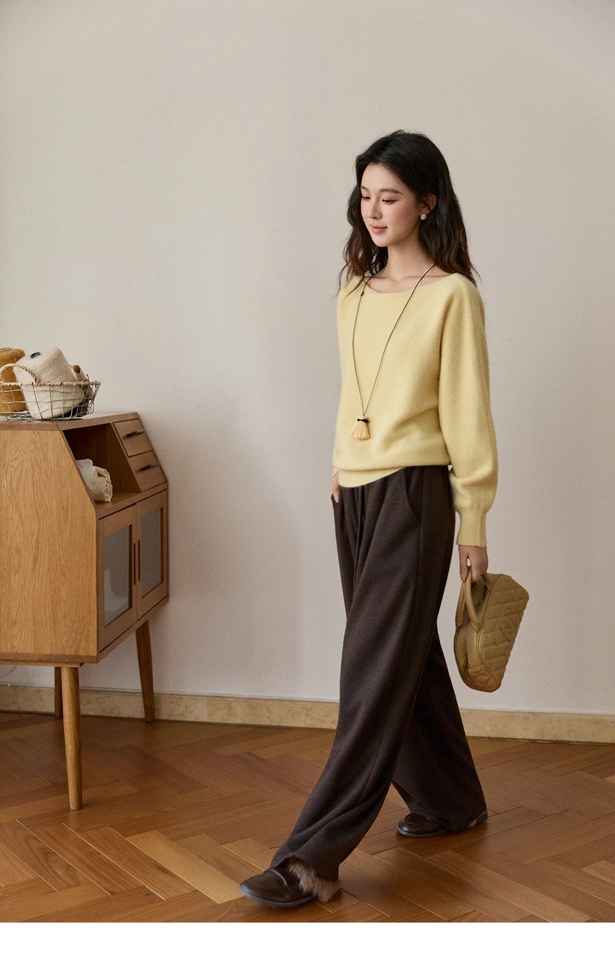 MISHOW Women's Solid Knitted Sweater 2025 Autumn Winter Boat Neck Lantern Sleeve Loose Sweater Soft Warm Pullover Top MXE94Z2984