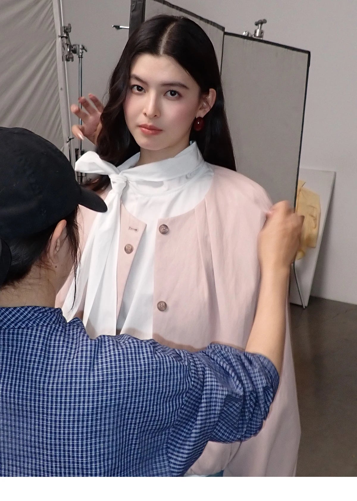 MISHOW Women's White Blouse Spring Bow Tie Neck Lantern Sleeve Patchwork Lace Blouses Casual Elegant Top Office Lady MXF108C0814