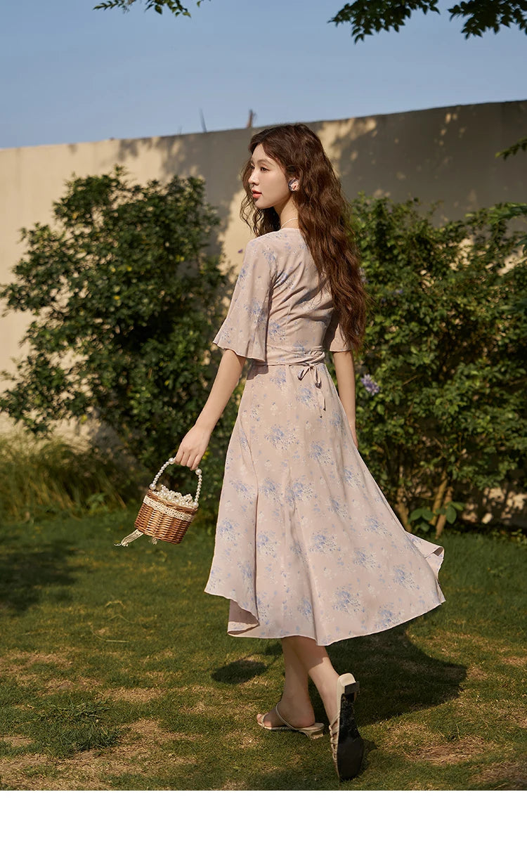 MISHOW Floral Puff Sleeve Dress for Women Summer French A-line V-Neck Lace-up Side Slit Temperament Tea Break Dresses MXC38L1413