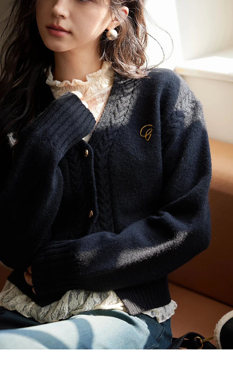 MISHOW Elegant V-neck Sweater Women's Long-sleeved Knitted Jacket 2025 Fall Winter New Korean Vintage Short Cardigan MXD48Z0848