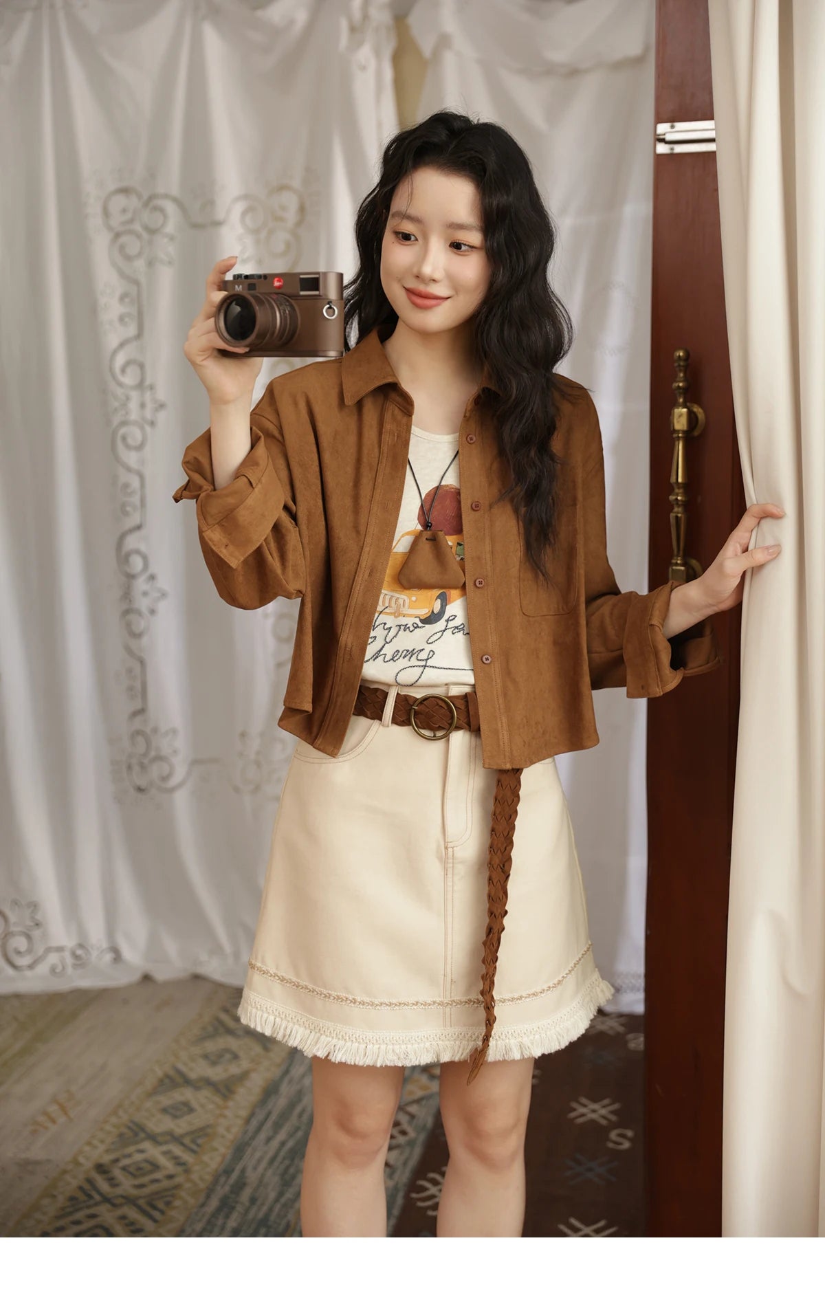 MISHOW Autumn Women's Jacket Retro Turn Down Collar Short Jacket Dropped Patch Pocket Casual Outerwear with Pendant MXE45C2413