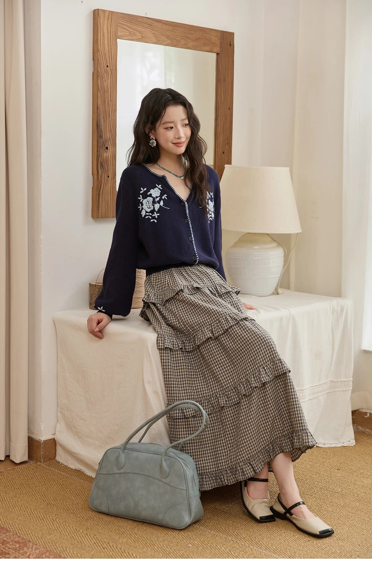 MISHOW Dark Blue Cardigan Women 2025 Autumn New French Vintage Embroidered Knit Cardigan Casual Round Neck Sweater MXE45Z1381