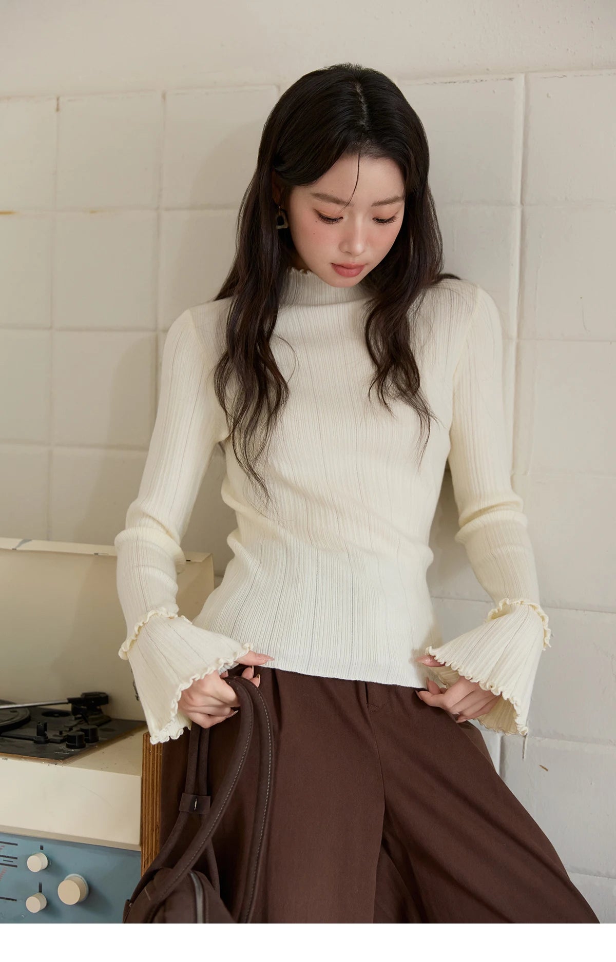 MISHOW Women's Long Sleeve Top 2025 Autumn New Casual Solid Turtleneck Slim Knit Wood Ear Edge Trumpet Sleeve Top MXE51Z2552