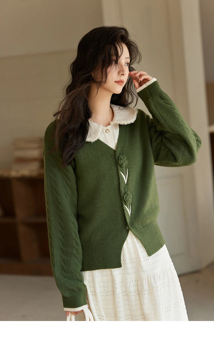 MISHOW Cardigan V-neck Women Three-Dimensional Flowers 2024 Fall Gentle Soft Knitted Sweaters Women Short Tops MXD36Z0894