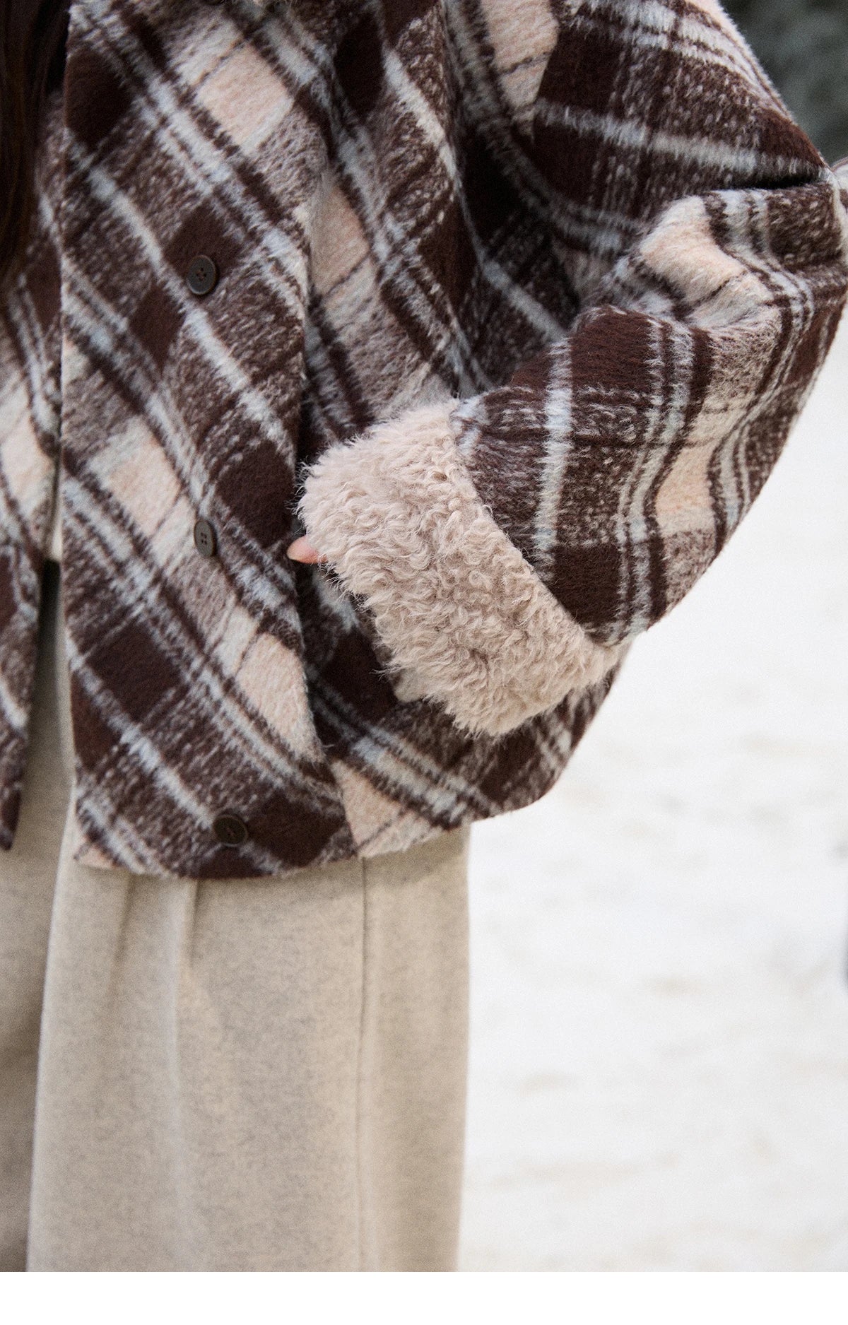 MISHOW Woman Jacket 2025 Autumn Winter Loose Retro Plaid Turn-down Collar Short Jacket Commute Warm Wool Blend Coat MXE89W0904