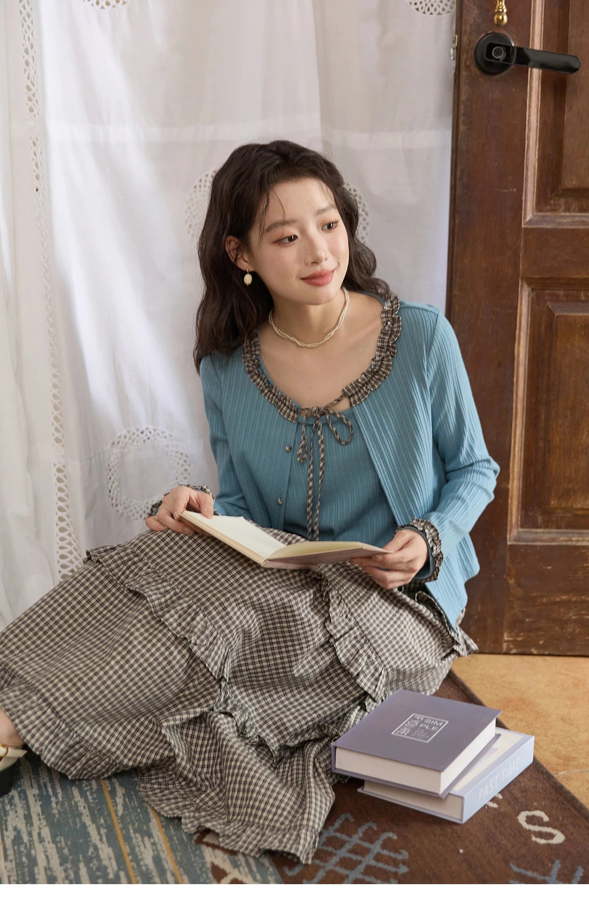 MISHOW Plaid Black Fungus Edge Tied Knitted Sweater for Women Autumn 2025 Pit Striped Knitted Fake Two-piece Top MXE44Z1361