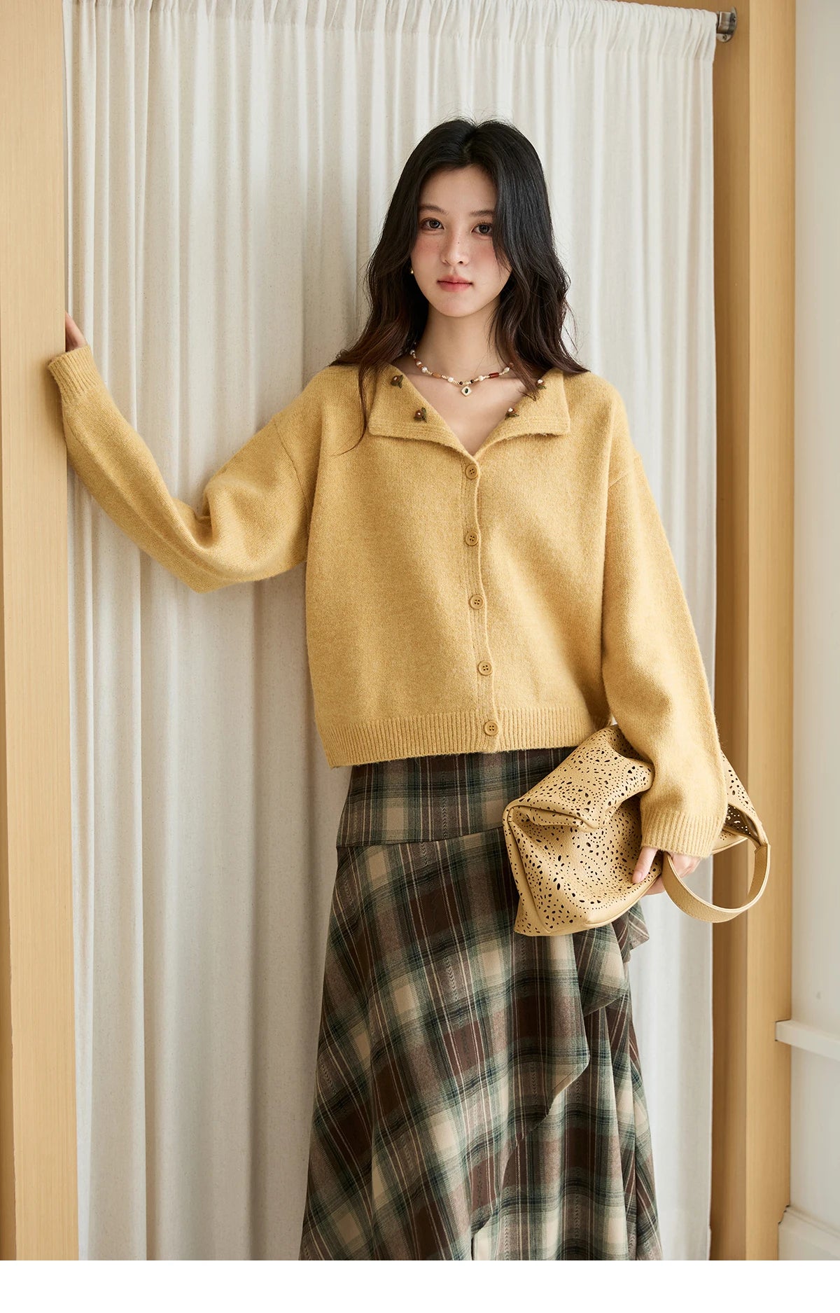 MISHOW Women's Autumn Cardigan 2025 Retro Yellow Handmade Flower Cardigan Turn-down Collar Knitted Commute Cardigan MXE47Z2591