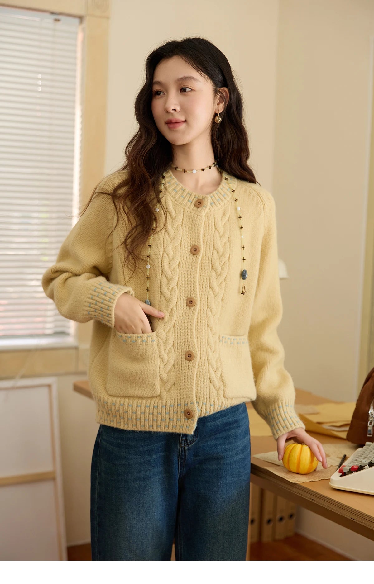 MISHOW Women's Cardigan 2025 Autumn Winter Yellow Cable Knit Cardigan Hand-Drawstring Design Commuter Short Jacket MXE47Z2566