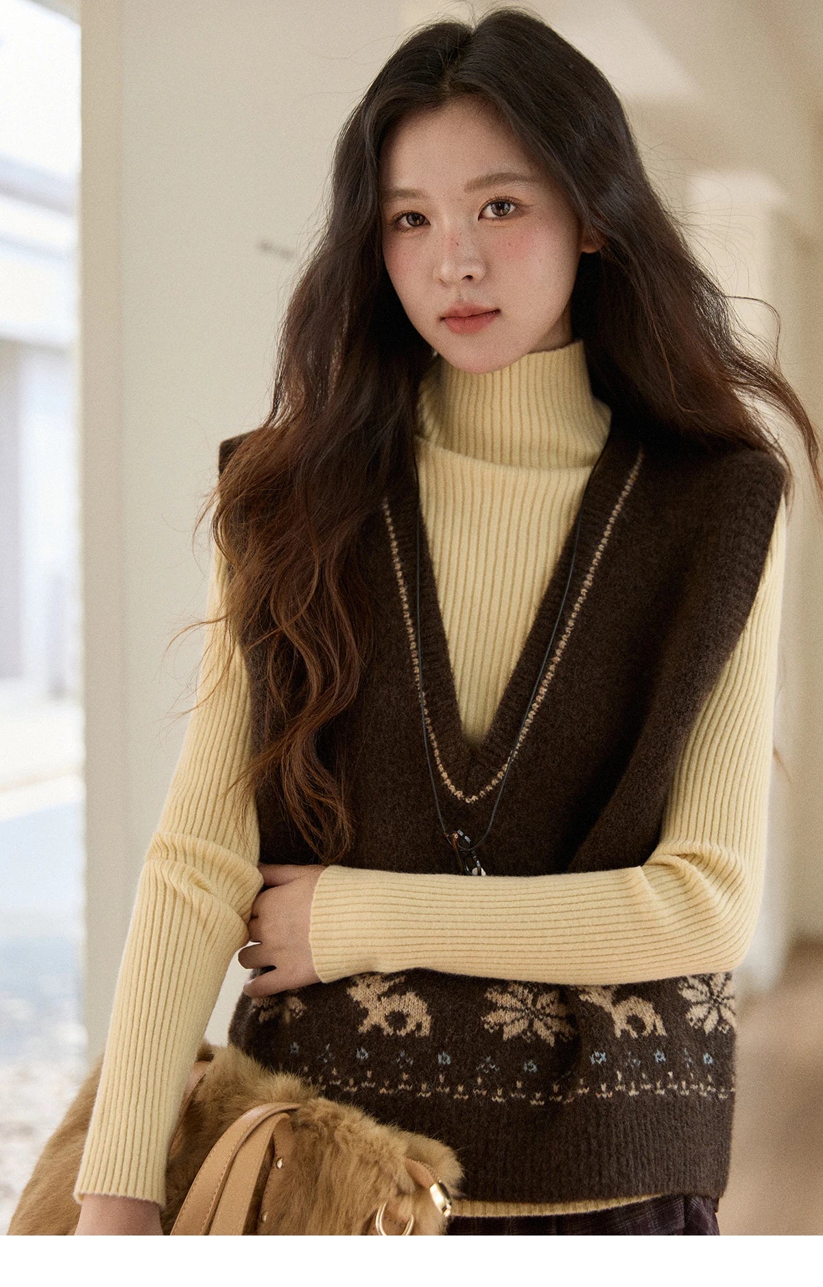 MISHOW Woman Sweater Vest 2025 Winter Retro Brown Jacquard V-neck Knitted Vest Loose Commute Versatile Pullover MXE86Z2659