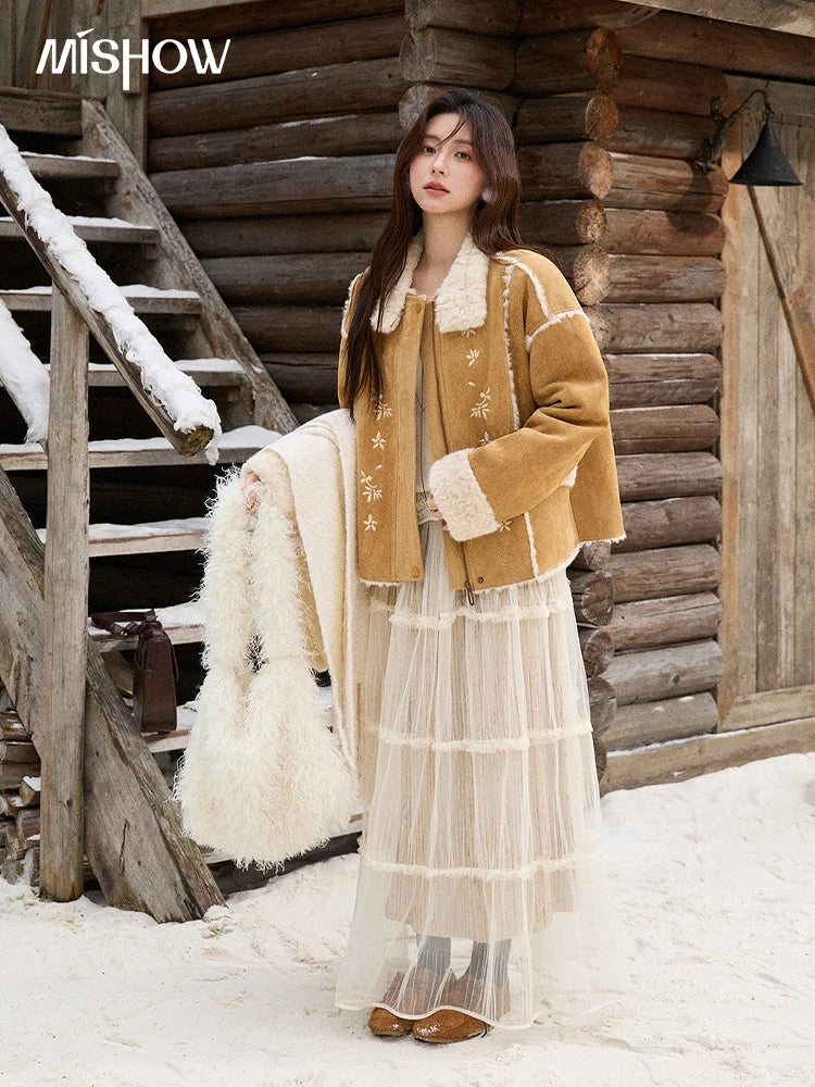 MISHOW Woman Elegant Jacktes 2025 Winter Floral Embroidered Fur Sheath Coat Retro Commute Plush Lapel Warm Short Coat MXE87W0918
