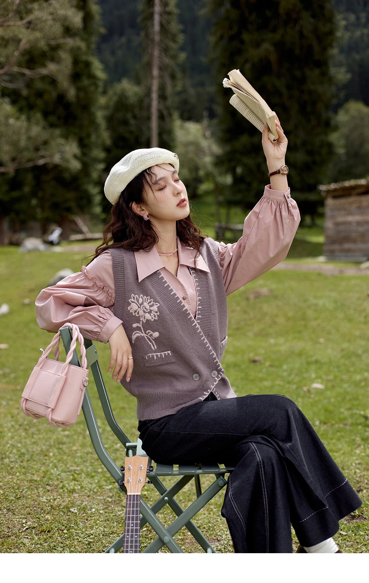 MISHOW Sleeveless Knitted Sweater Vest 2024 Autumn Arctic Velvet Sweater V-neck Towel Embroidered Hook Flower Tops MXD42Z0701