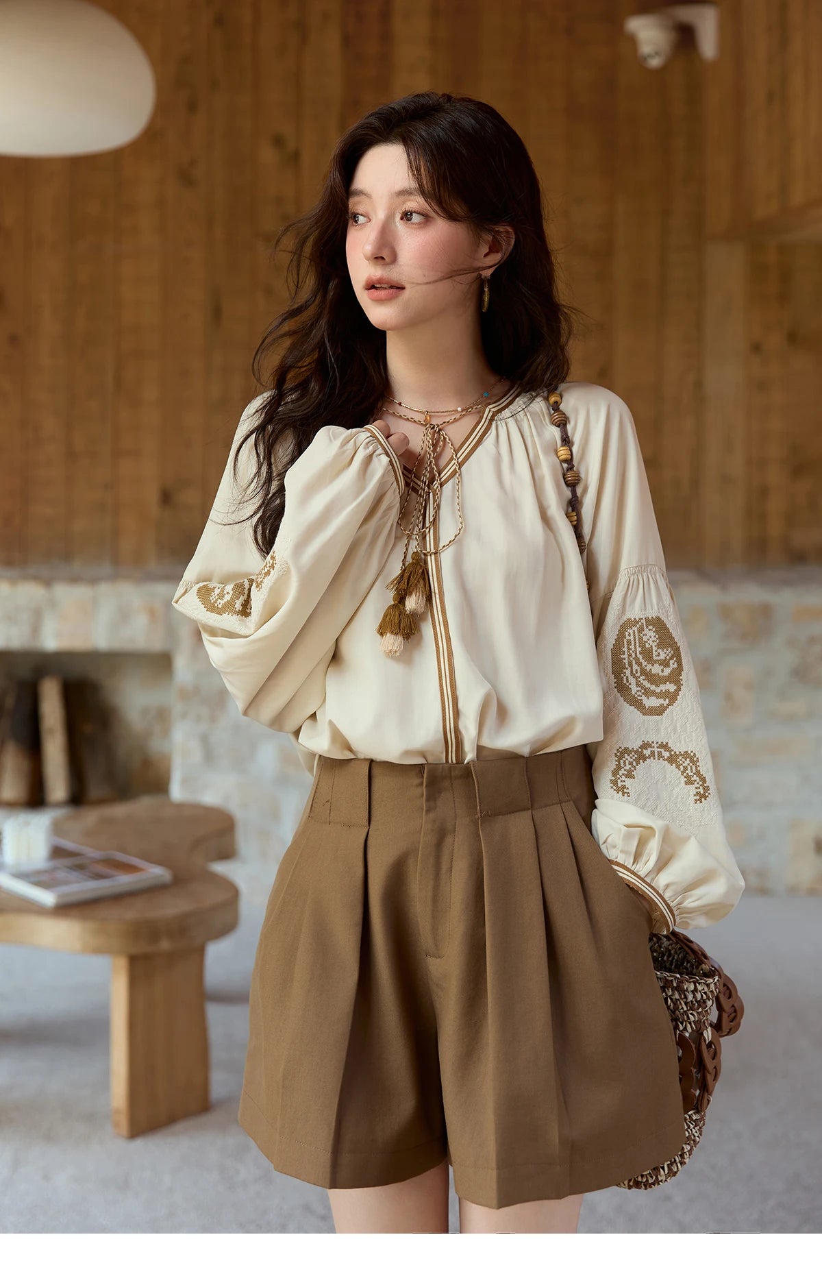 MISHOW Brown High Waist Shorts 2025 Three-dimensional I-shaped Pleated Hook Buckle Shorts Women Versatile Short Pants MXE41K1022