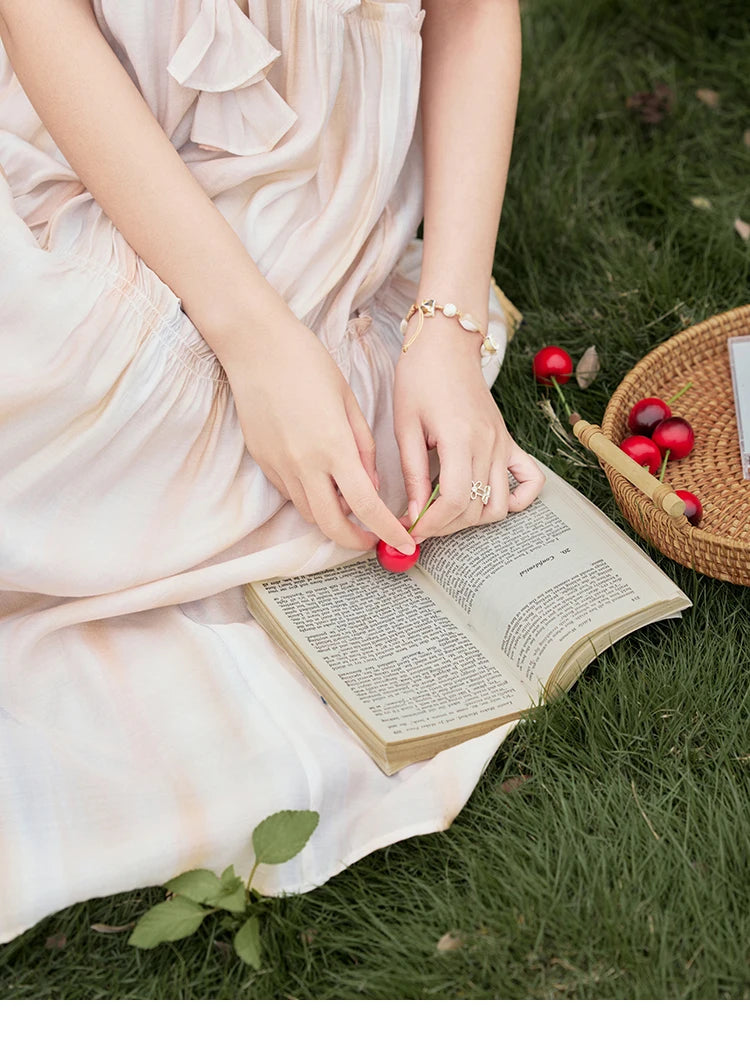 MISHOW French Summer Dress Women 2025 New V-neck Short Puff Sleeve Hollow Gradient Dresses Female Fashion Slimming MXE31L2166