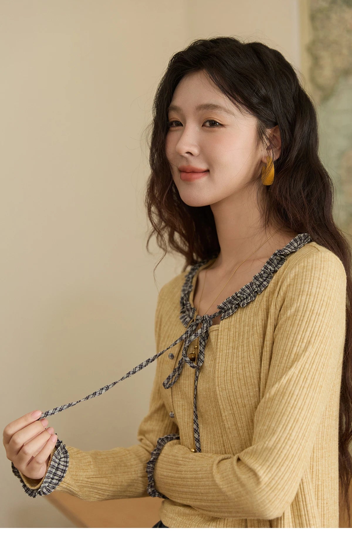 MISHOW Plaid Black Fungus Edge Tied Knitted Sweater for Women Autumn 2025 Pit Striped Knitted Fake Two-piece Top MXE44Z1361