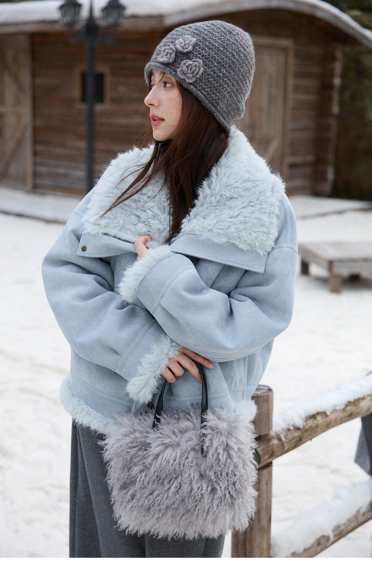 MISHOW Women's Blue Jacket 2025 Winter Blue Plush Turn-down Collar Zip-up Coat Fashion Casual Warm Loose Coat Woman MXE87W0917