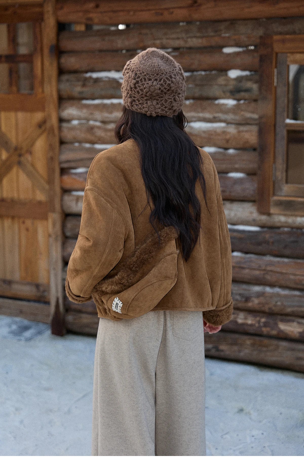 MISHOW Women's Warm Jacket 2025 Retro Luxury Brown Round Neck Long Sleeve Coat Commuting Windproof Loose Coat Woman MXE90W0994