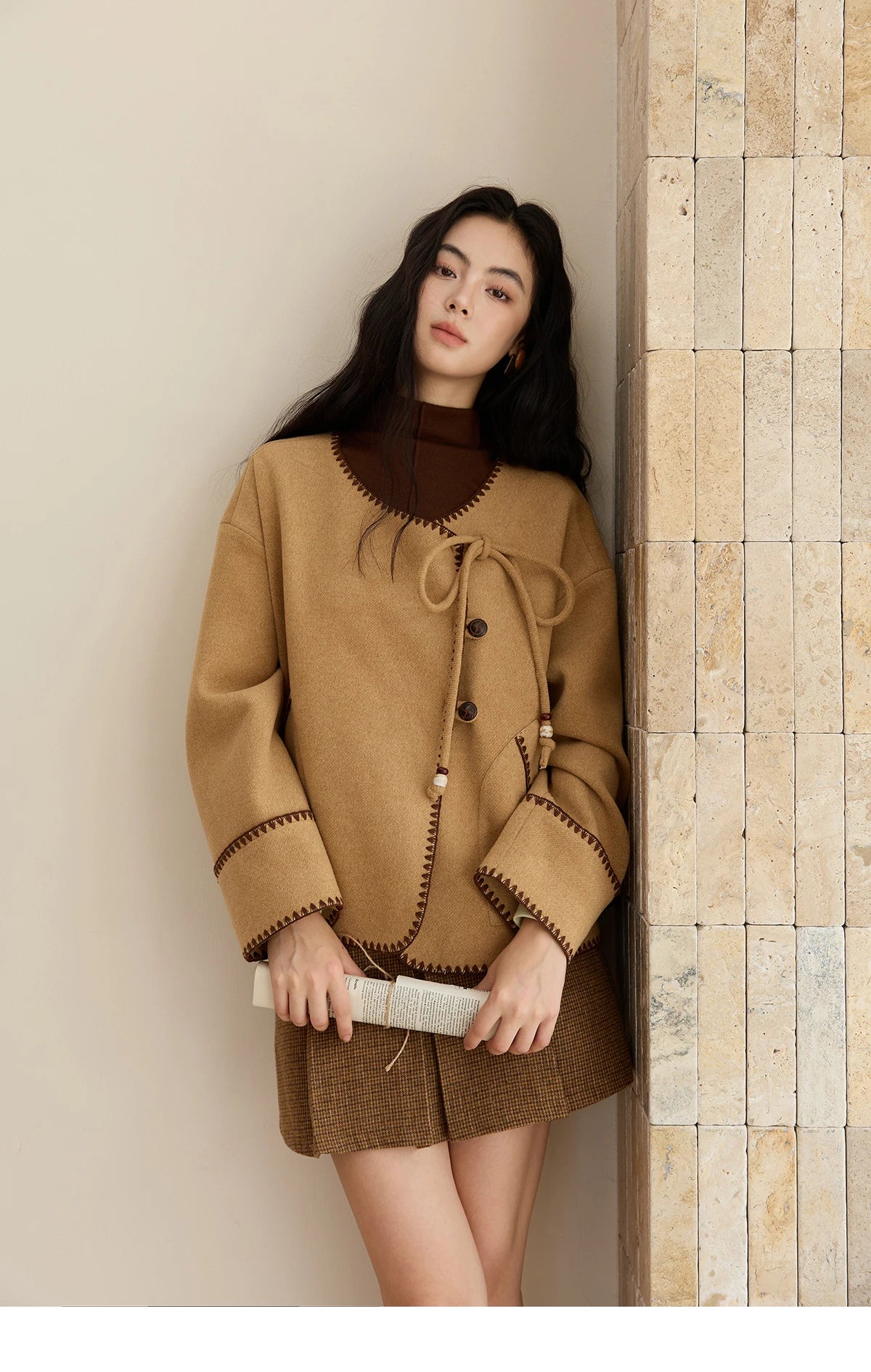 MISHOW Knitted Tops for Women 2025 Autumn New Apricot Stand Collar Long Sleeves Slim Fit with Detachable Cuffs Tops MXE49Z2532